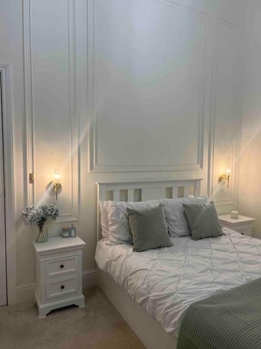 Victorian Stay In Ocean Village Southampton Eksteriør billede